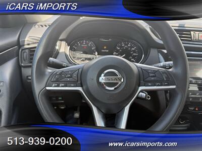2017 Nissan Rogue SV AWD w/BackUp Cam - Photo 6 - Fairfield, OH 45014