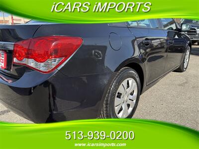 2013 Chevrolet Cruze LS Auto   - Photo 52 - Fairfield, OH 45014