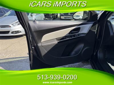 2013 Chevrolet Cruze LS Auto   - Photo 11 - Fairfield, OH 45014