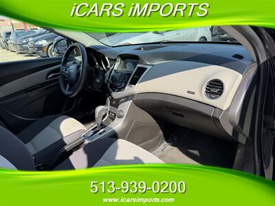 2013 Chevrolet Cruze LS Auto   - Photo 34 - Fairfield, OH 45014