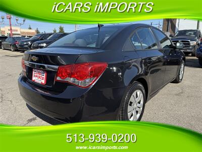 2013 Chevrolet Cruze LS Auto   - Photo 7 - Fairfield, OH 45014