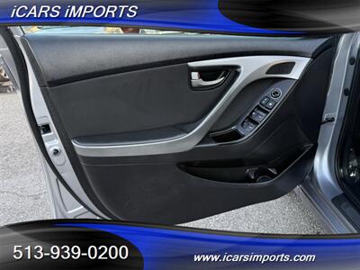2016 Hyundai ELANTRA Value Edition w/ BackUp Cam - Photo 11 - Fairfield, OH 45014
