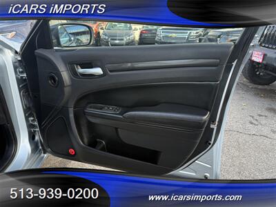 2013 Chrysler 300 Series Glacier Edition AWD w/BackUp Cam - Photo 33 - Fairfield, OH 45014