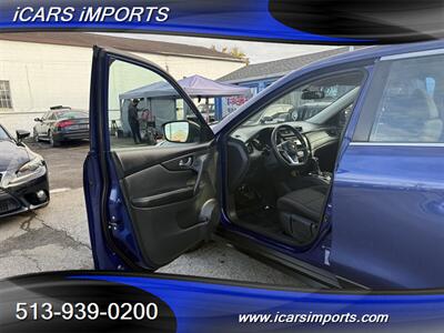 2017 Nissan Rogue S  AWD w/BackUp Cam - Photo 10 - Fairfield, OH 45014