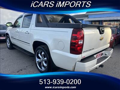 2010 Chevrolet Avalanche LTZ  4WD w/NAVI & BackUp Cam - Photo 7 - Fairfield, OH 45014