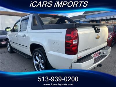 2010 Chevrolet Avalanche LTZ  4WD w/NAVI & BackUp Cam - Photo 10 - Fairfield, OH 45014