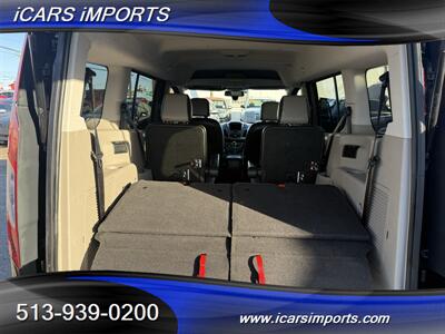 2017 Ford Transit Connect Titanium w/ NAVI & BackUp Cam - Photo 24 - Fairfield, OH 45014