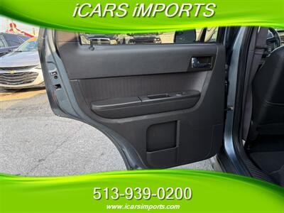 2012 Ford Escape Limited  AWD - Photo 17 - Fairfield, OH 45014