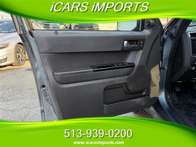 2012 Ford Escape Limited  AWD - Photo 10 - Fairfield, OH 45014