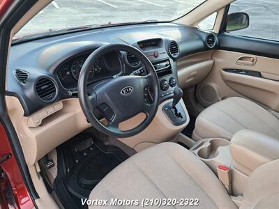 2008 Kia Rondo LX   - Photo 11 - San Antonio, TX 78219