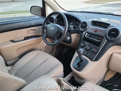 2008 Kia Rondo LX   - Photo 19 - San Antonio, TX 78219