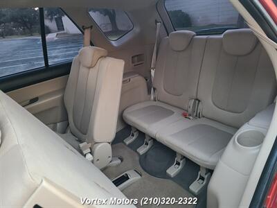 2008 Kia Rondo LX   - Photo 15 - San Antonio, TX 78219