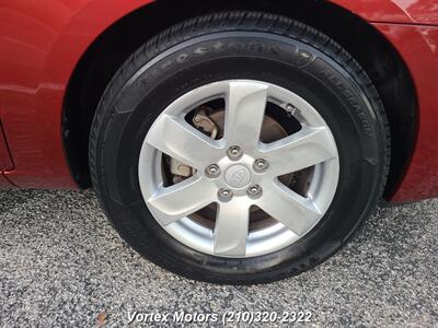 2008 Kia Rondo LX   - Photo 32 - San Antonio, TX 78219