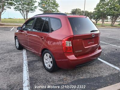 2008 Kia Rondo LX   - Photo 5 - San Antonio, TX 78219