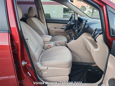 2008 Kia Rondo LX   - Photo 17 - San Antonio, TX 78219