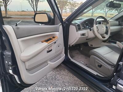 2008 Jeep Grand Cherokee Limited   - Photo 9 - San Antonio, TX 78219