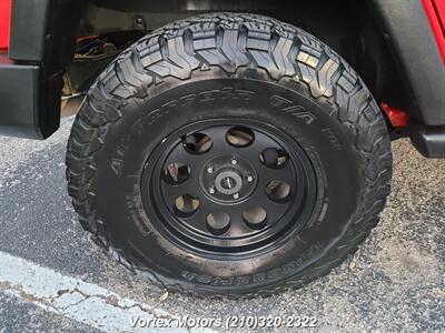 2015 Jeep Wrangler Unlimited Sport  4X4 - Photo 30 - San Antonio, TX 78219