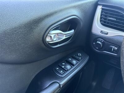 2014 Jeep Cherokee Sport FWD 2.4L I4 4d   - Photo 39 - Boise, ID 83704