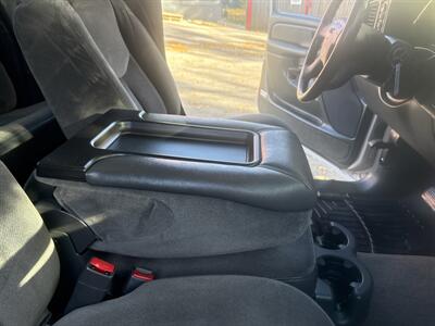 2005 GMC Sierra 1500 SLE 4WD 5.3L V8 4dr   - Photo 26 - Boise, ID 83704