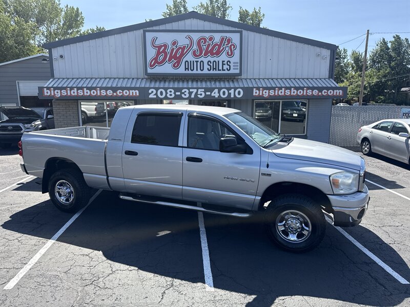 2007 Dodge Ram 1500 SLT 4WD 5.7L V8 4dr  
