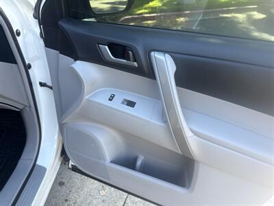 2013 Toyota Highlander SE AWD 3.5L V6 4dr   - Photo 25 - Boise, ID 83704