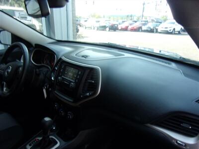 2016 Jeep Cherokee Sport 4WD 2.4L 4dr   - Photo 23 - Boise, ID 83704