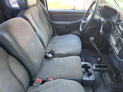 2000 Chevrolet Silverado 1500 4WD 4.8L V8 3dr   - Photo 28 - Boise, ID 83704