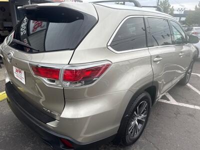 2016 Toyota Highlander XLE 4WD 3.5L V6 4dr   - Photo 8 - Boise, ID 83704