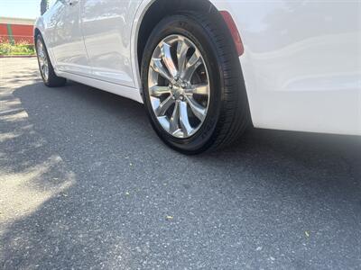 2019 Chrysler 300 Series Touring L AWD 3.6L 4   - Photo 6 - Boise, ID 83704