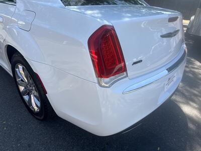 2019 Chrysler 300 Series Touring L AWD 3.6L 4   - Photo 7 - Boise, ID 83704
