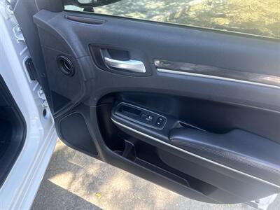 2019 Chrysler 300 Series Touring L AWD 3.6L 4   - Photo 21 - Boise, ID 83704
