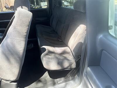 2001 Chevrolet Silverado 2500 LS 4WD 6.6L V8 4dr   - Photo 16 - Boise, ID 83704