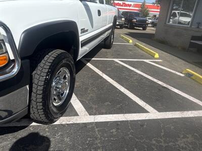 2001 Chevrolet Silverado 2500 LS 4WD 6.6L V8 4dr   - Photo 12 - Boise, ID 83704