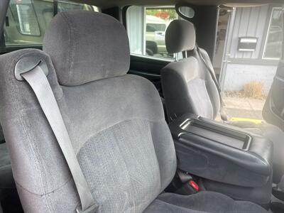 2001 Chevrolet Silverado 2500 4WD 6.0L V8 4dr   - Photo 25 - Boise, ID 83704