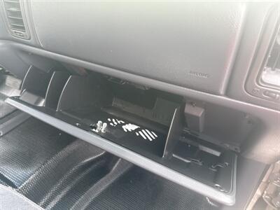 2001 Chevrolet Silverado 2500 4WD 6.0L V8 4dr   - Photo 21 - Boise, ID 83704
