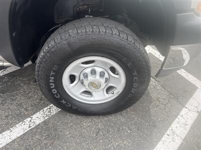 2001 Chevrolet Silverado 2500 4WD 6.0L V8 4dr   - Photo 9 - Boise, ID 83704