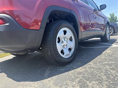 2014 Jeep Cherokee Sport 4WD 2.4L I4 4d   - Photo 5 - Boise, ID 83704