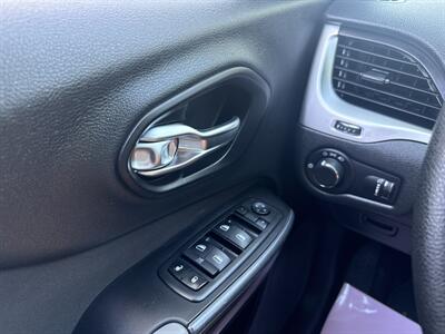 2014 Jeep Cherokee Sport 4WD 2.4L I4 4d   - Photo 31 - Boise, ID 83704