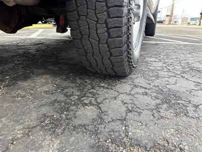 2005 Chevrolet Suburban 2500 LT 4WD 8.1L 4dr   - Photo 8 - Boise, ID 83704