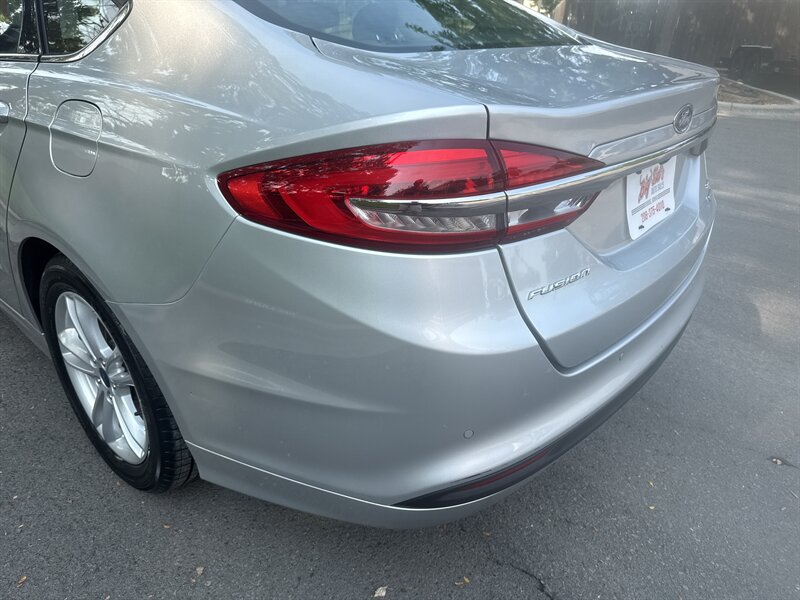 2018 Ford Fusion SE photo 6