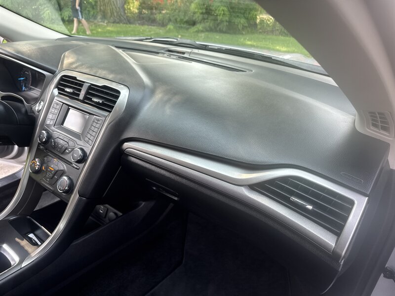 2018 Ford Fusion SE photo 22