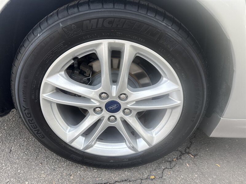 2018 Ford Fusion SE photo 20