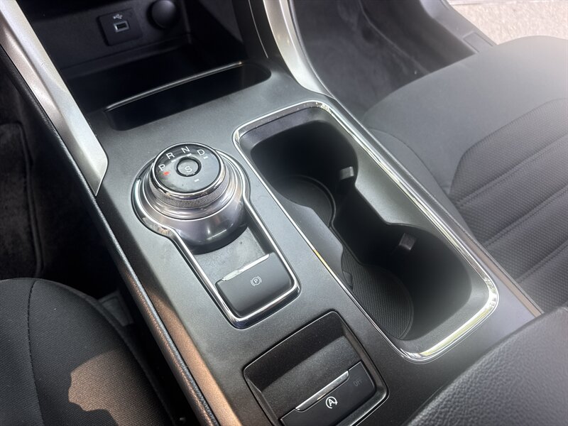 2018 Ford Fusion SE photo 31