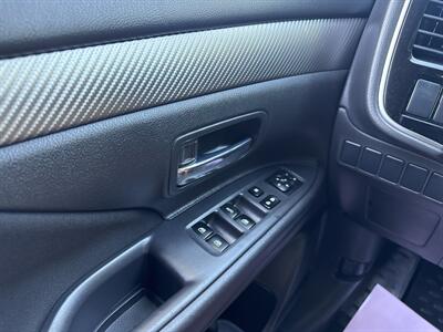 2017 Mitsubishi Outlander SE AWD 2.4L I4 4dr   - Photo 32 - Boise, ID 83704