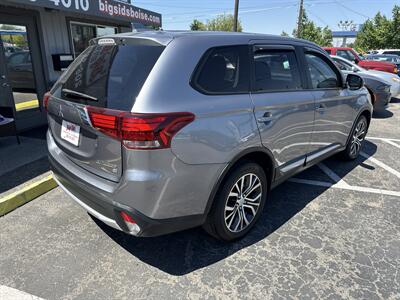 2017 Mitsubishi Outlander SE AWD 2.4L I4 4dr   - Photo 4 - Boise, ID 83704