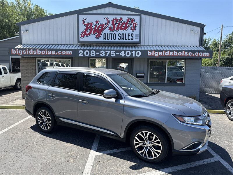 2017 Mitsubishi Outlander SE AWD 2.4L I4 4dr   - Photo 1 - Boise, ID 83704
