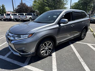 2017 Mitsubishi Outlander SE AWD 2.4L I4 4dr   - Photo 2 - Boise, ID 83704