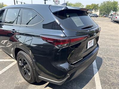 2024 Toyota Highlander LE   - Photo 7 - Boise, ID 83704