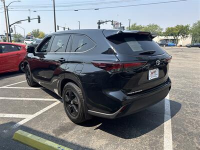 2024 Toyota Highlander LE   - Photo 3 - Boise, ID 83704