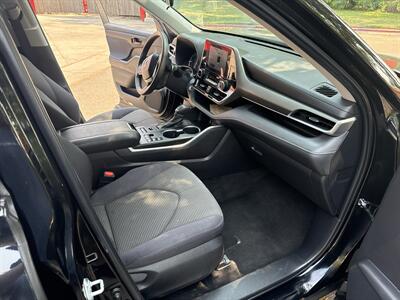 2024 Toyota Highlander LE   - Photo 23 - Boise, ID 83704